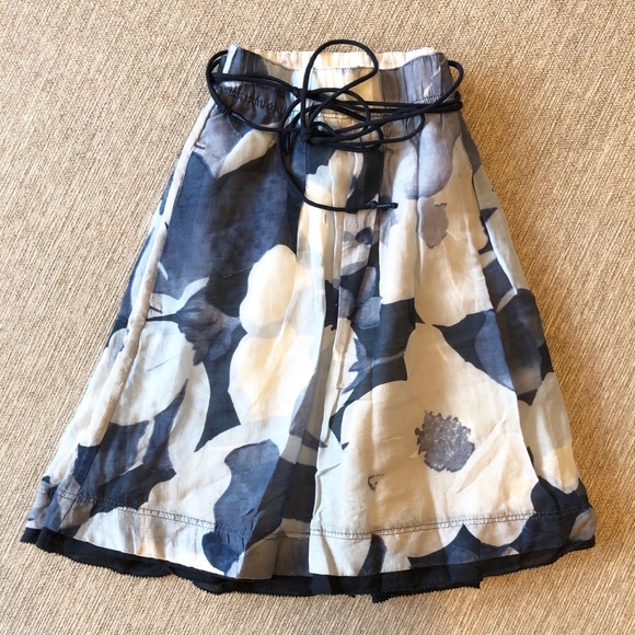 Abercrombie & Fitch Dresses & Skirts - Abercrombie & Fitch floral skirt